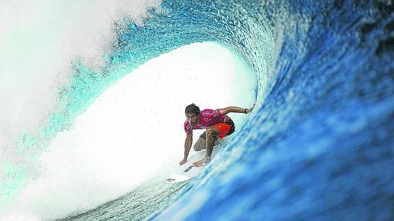 Un cántabro funda Surfergarage, primera red social dedicada al mundo del surf