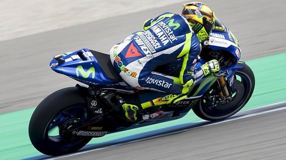 Rossi consigue la 'pole' en la 'Catedral'