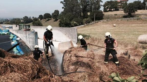 Salvan las vacas al incendiarse un establo en el pueblo de Setién