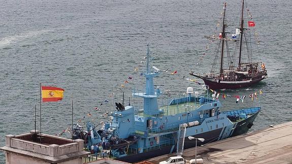 Dos buques de La Armada llegan a Santander