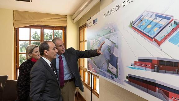 Comienzan las obras de construcción del pabellón del colegio San Pedro Apóstol