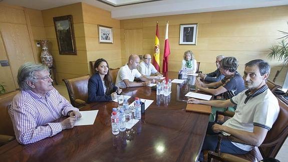 Cantabria empieza a trabajar en un plan de emergencia con las organizaciones sociales