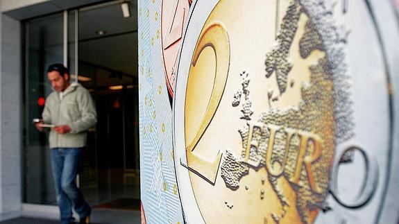 La rebaja del IRPF beneficiará a las rentas altas de Cantabria