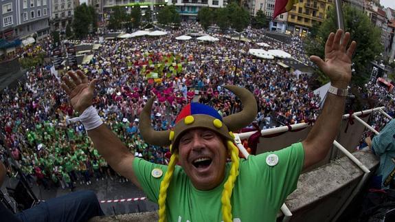 Las peñas de la Semana Grande recaudarán fondos para becas de comedor