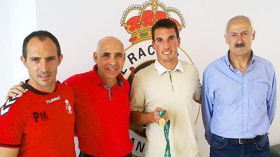 Borja, recibido con honores en el Racing