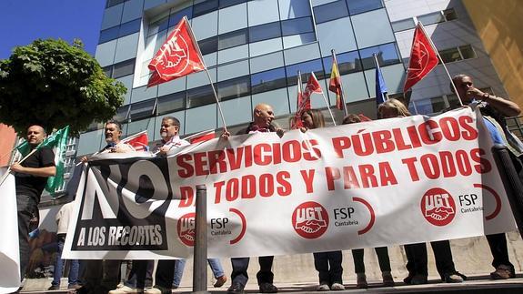 El Gobierno "modificará" o "derogará" los recortes del PP a los funcionarios cántabros