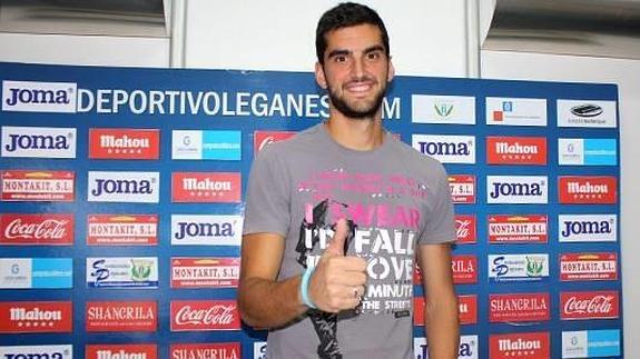 Mikel Santamaría, nuevo central verdiblanco