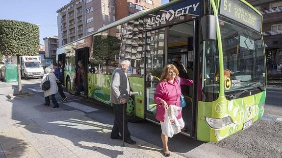 Hacienda anula el concurso del transporte de viajeros