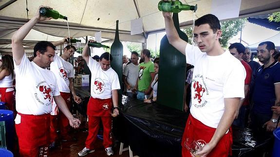 A escanciar a Escalante