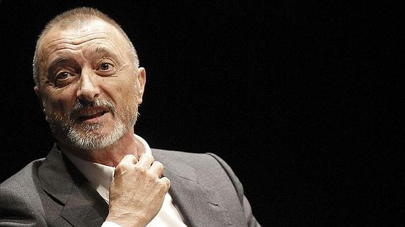 Pérez Reverte a Somos Corvera: «Pensé que en España no cabía un tonto más, pero sí»