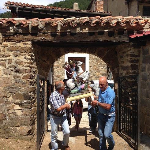 Los vecinos de Buyezo celebraron la festividad de Santiago