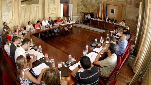 Torrelavega modifica su presupuesto para gastar 1,9 millones en asfaltado y limpieza