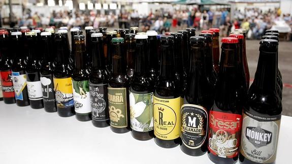 Unas quince marcas participan en la feria de la cerveza artesana de Argoños