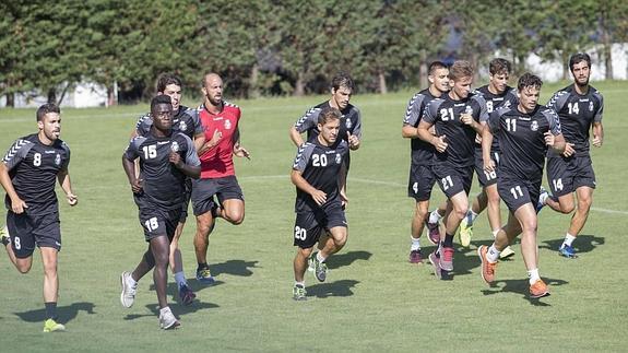 El Racing entrena pensando en la competición oficial