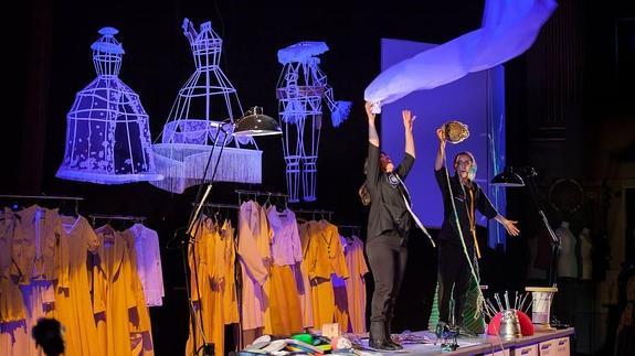 Los títeres se cuelan en el FIS