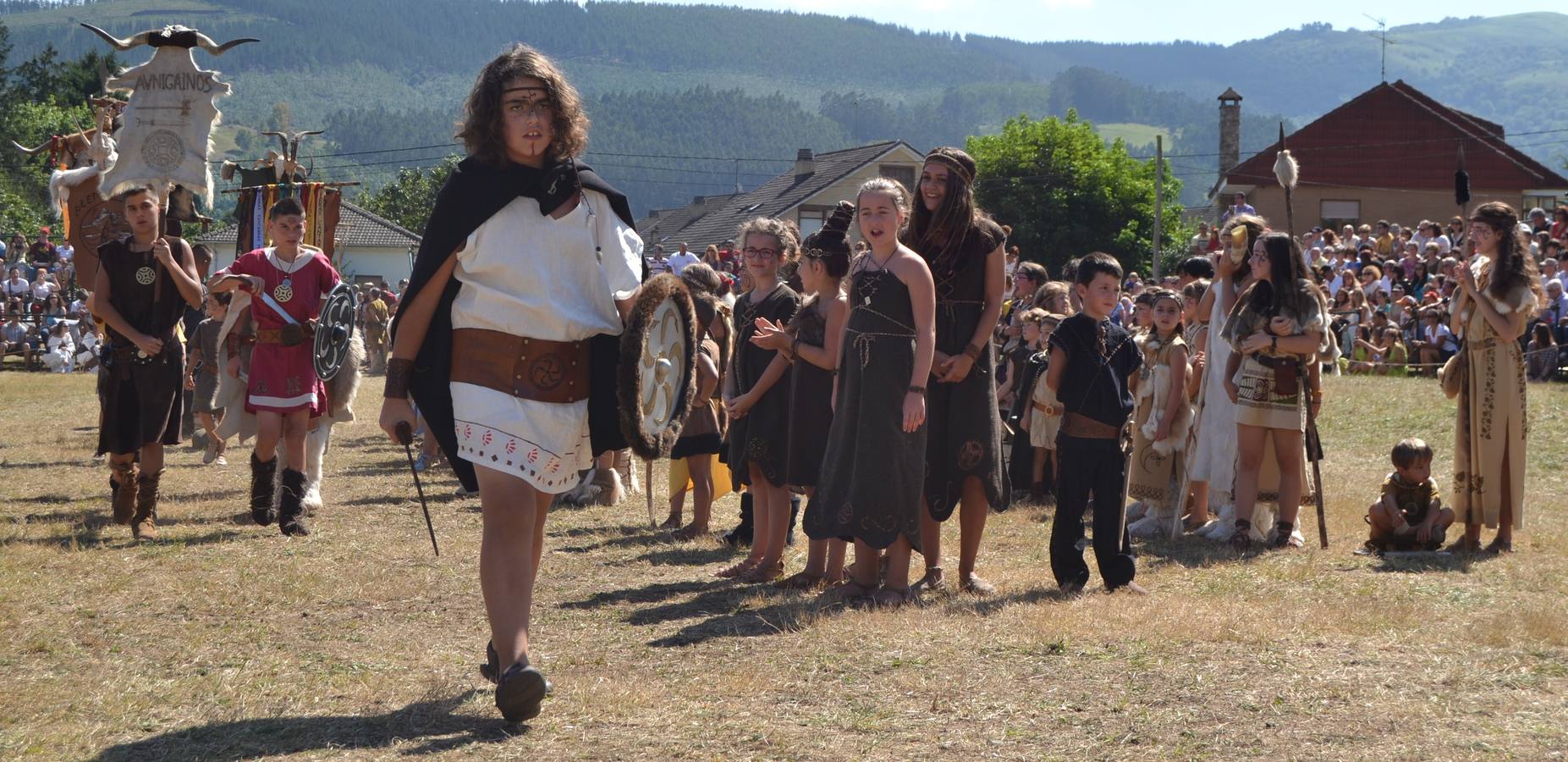 Los Corrales de Buelna vuelve a confiar las Guerras Cántabras a los más jóvenes