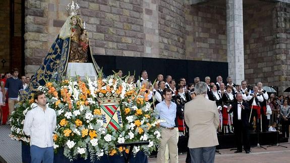 Ocho siglos, Señora de la ciudad