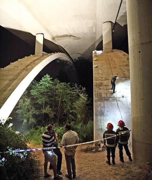 Fomento dice que el 'puenting' está prohibido y que no se pidió permiso