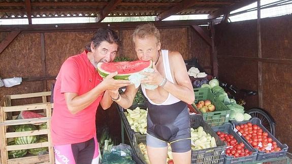 "Tras disfrutar de la hospitalidad de los húngaros, llegamos a la frontera con Eslovaquia"