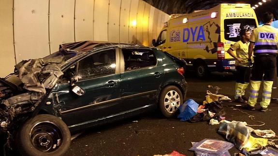 Un herido leve en un accidente en el túnel de Islares