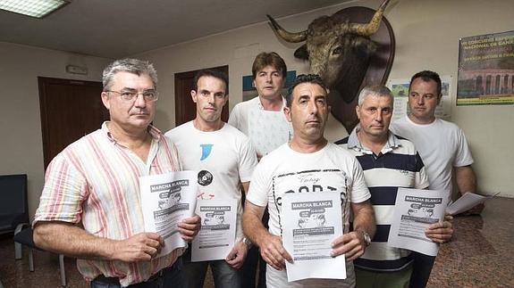 Los ganaderos cántabros regalarán mil litros de leche como protesta