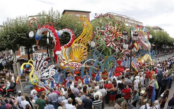 'Coqueteando' gana la Gala Floral de Torrelavega