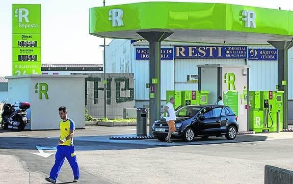 El diésel vuelve a caer por debajo del euro en Cantabria