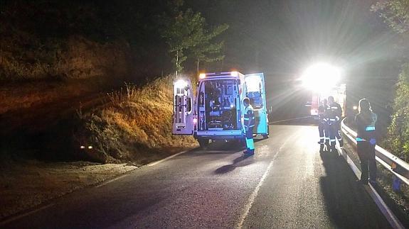 Un hombre herido al caer con su tractor por un talud en Ojedo