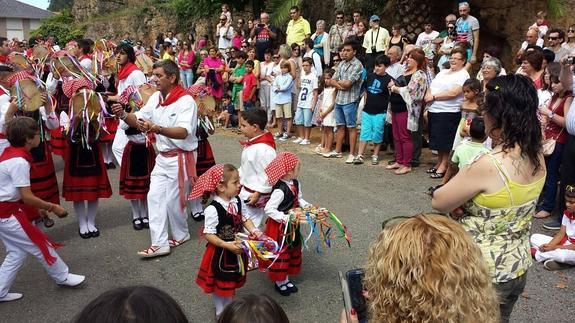 Novales celebra los Santos Mártires