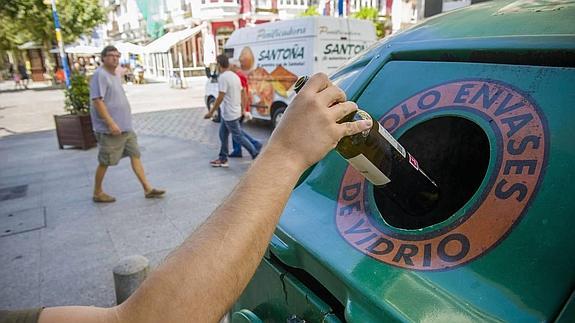 La campaña 'Reciclar está en tu mano' llega a más de 6.000 personas