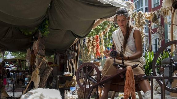 Los Santos Mártires sacan a los vecinos a la calle