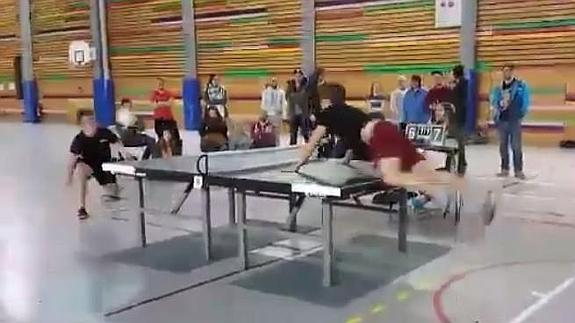 Ping pong... a cabezazo limpio