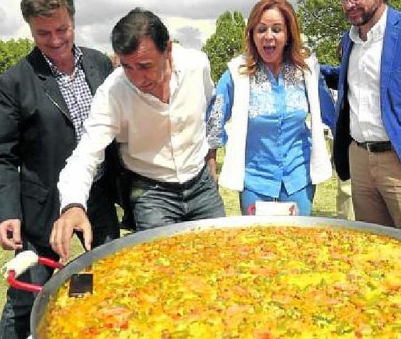 Paella de 'iPhone' para el 'popular' Martínez-Maíllo