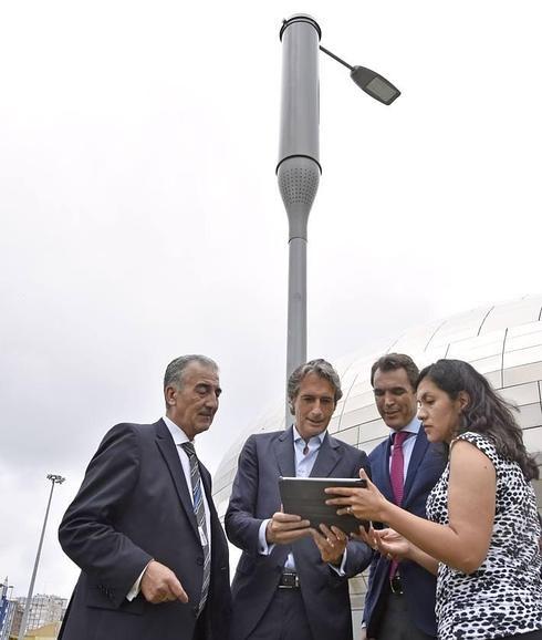 Una farola que además es antena