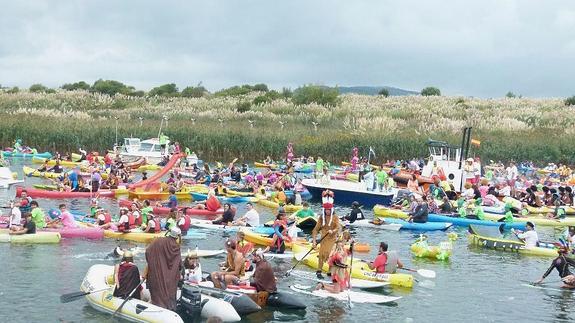 Éxito de participación en el VI Descenso Popular de la Ría San Martín de Suances