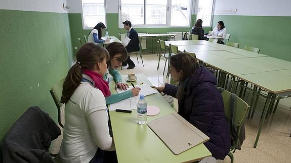 Santander se incorpora a un programa que promueve el empleo juvenil