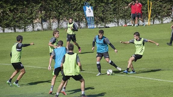 Dani Sotres se lesiona en el entrenamiento y es duda para el sábado