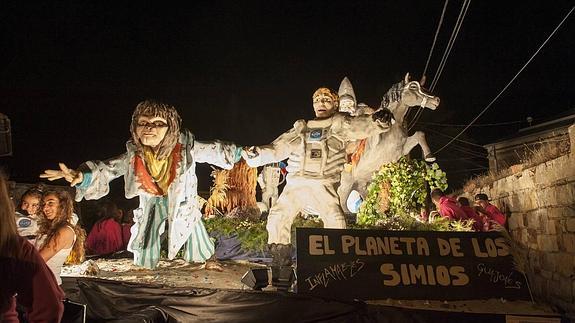 Las carrozas deslumbran en Reinosa