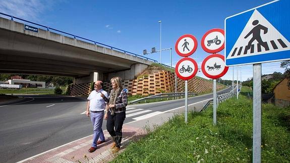 La rotonda que conecta Revilla y la Ronda de la Bahía tendrá iluminación