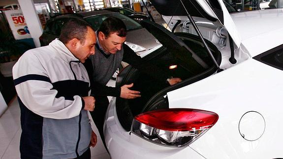 ¿Compró un coche entre 2006 y 2013? Quizá le timaron y pueda reclamar