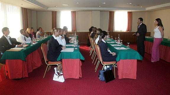 Air Nostrum selecciona personal en el Hotel Silken Coliseum