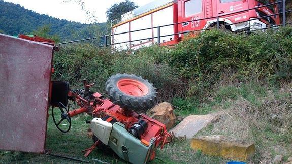 Un hombre resulta herido de gravedad tras volcar su tractor en Yebas