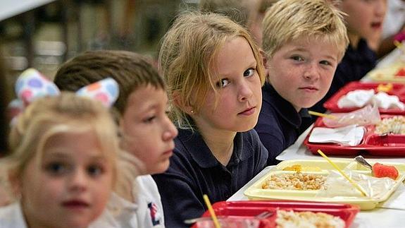 Torrelavega convocará ayudas para los colegios que prestan servicio de comedor