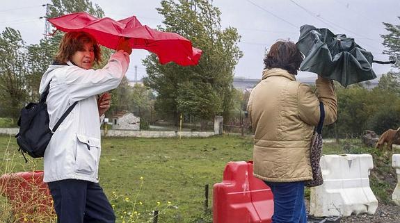 La alerta por viento deja rachas de hasta 110 kilómetros e incidencias menores