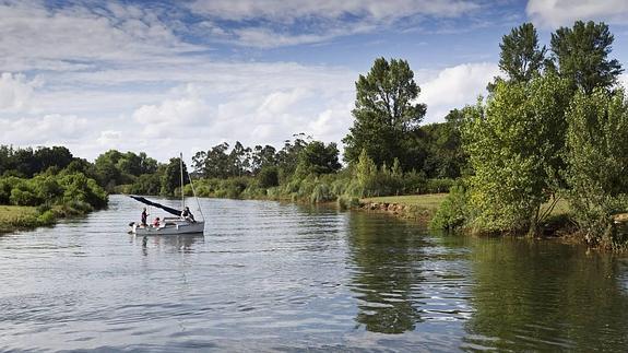 El Pleno de Ribamontán al Mar aprueba crear una senda fluvial por el río Cubas