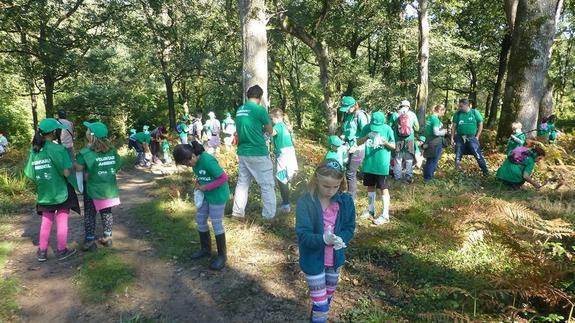 150 voluntarios exploran el Valle de Aras de la mano de Bosques de Cantabria