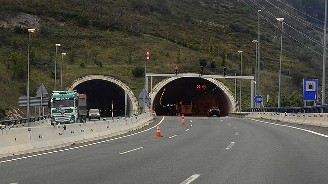 Los radares móviles vigilarán 30 tramos de carreteras de Cantabria