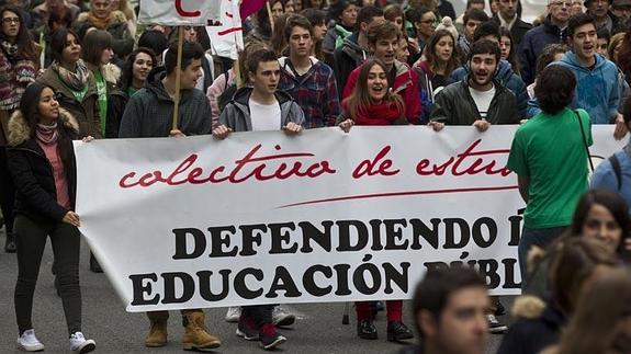 El Colectivo de Estudiantes se suma a la marcha contra las tasas universitarias