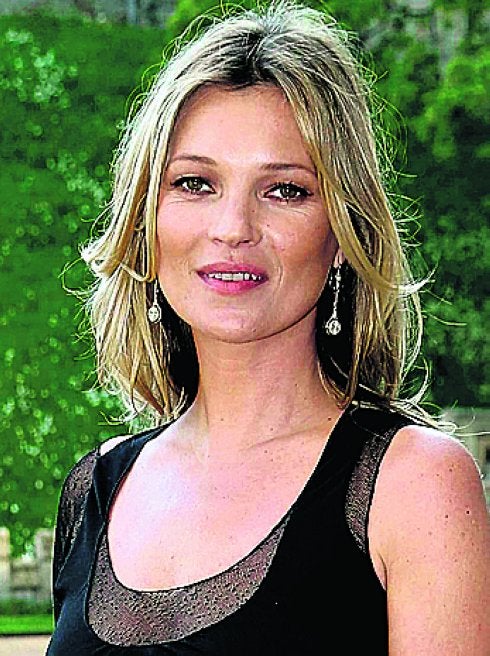 ¿Se consuela Kate Moss en los brazos de un 'yogurín' trece años más joven?