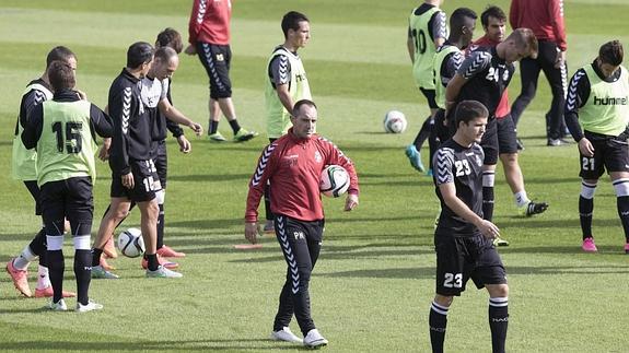 Munitis ultima la puesta a punto para León con una suave sesión